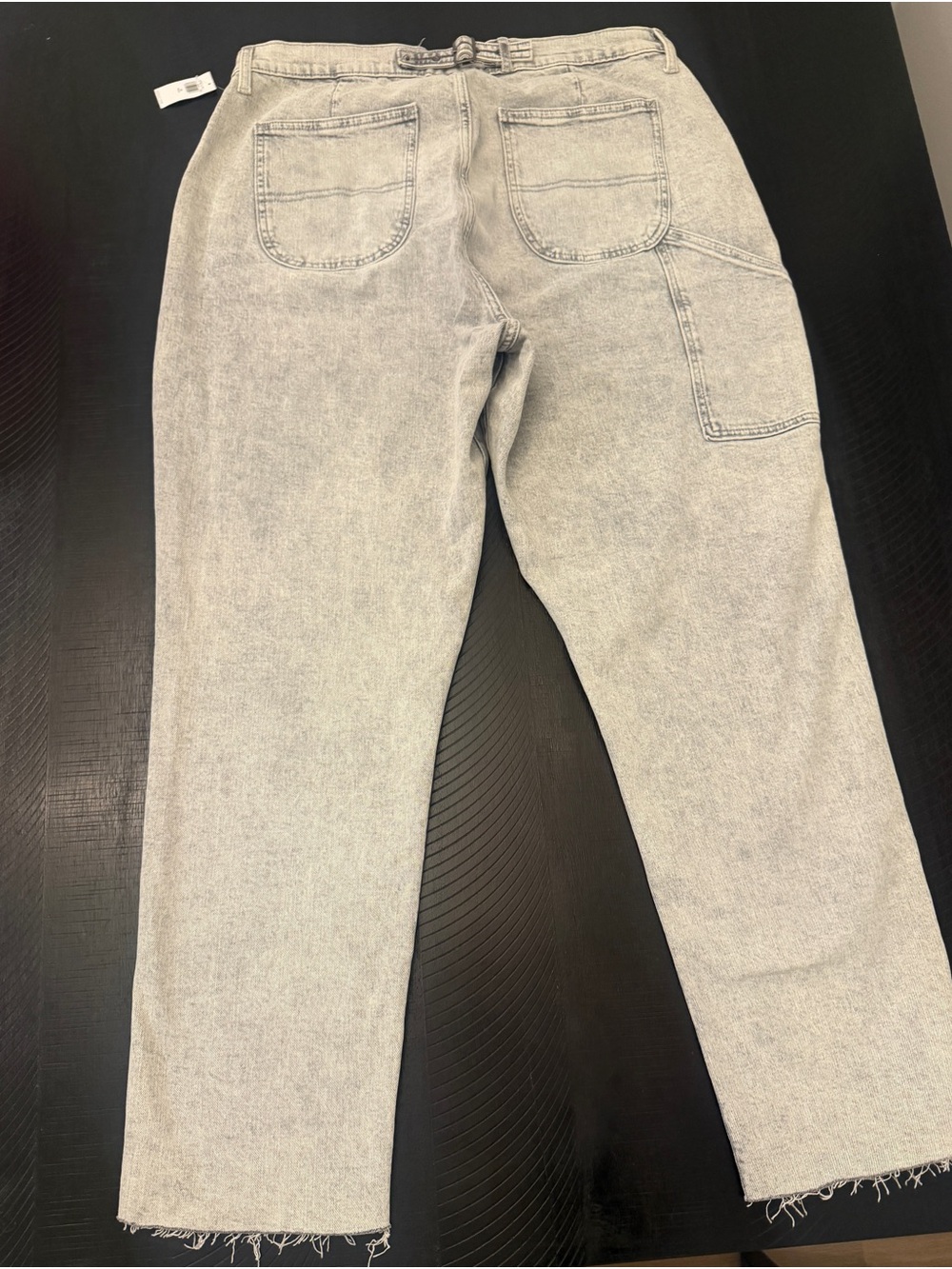Old Navy Extra High Rise Curvy Sky Hi Straight Gray Frayed Jeans NWT Sz 18Tall - Picture 8 of 8